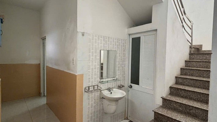 Nhà chưa qua đầu tư Bán Gấp Nhà Mặt Tiền đường số 3, Tăng Nhơn Phú B, Quận 9.