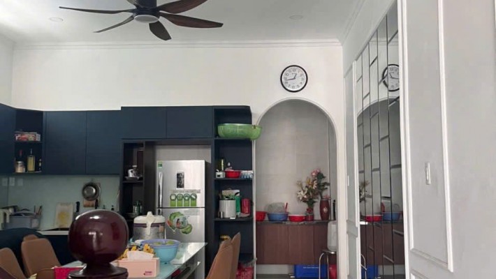 Nhà đẹp giá rẻ nhà 3 tầng Đường đỗ xuân hợp , Phước Long B Quận 9.