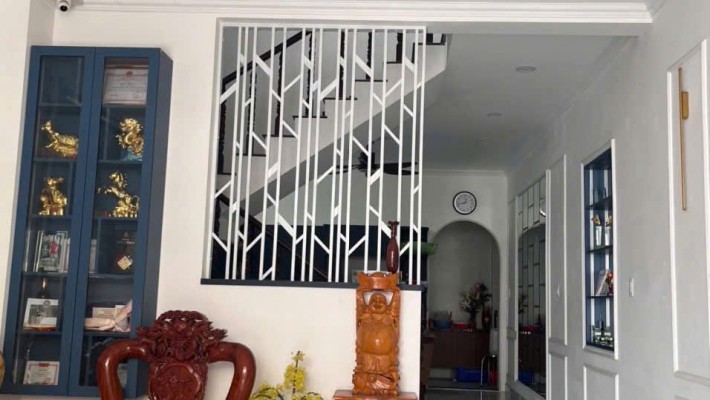 Nhà đẹp giá rẻ nhà 3 tầng Đường đỗ xuân hợp , Phước Long B Quận 9.