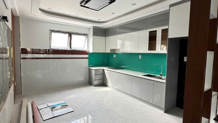 NHÀ MỚI TOANH – TRUNG TÂM LÊ VĂN VIỆT, THỦ ĐỨC