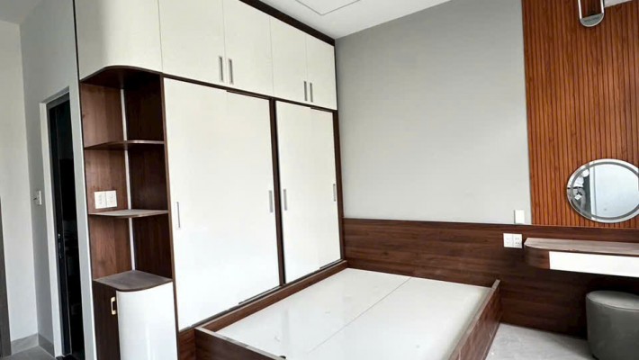 NHÀ MỚI TOANH – TRUNG TÂM LÊ VĂN VIỆT, THỦ ĐỨC