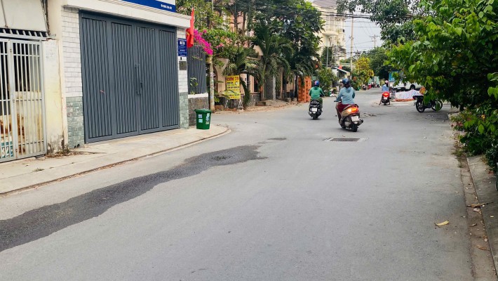 CẦN BÁN GẤP LÔ SỐ 5 MẶT TIỀN ĐƯỜNG 175